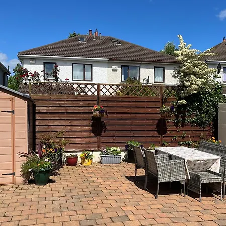 Lovely Home, Parking & Tram To Dublin