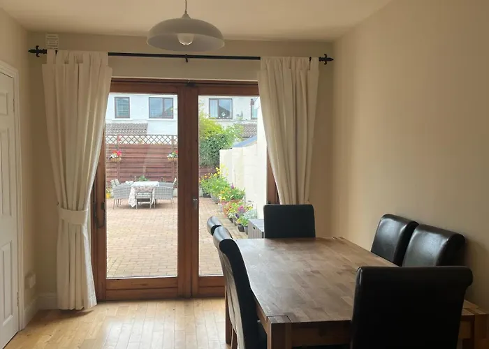 Lovely In South * Dublin